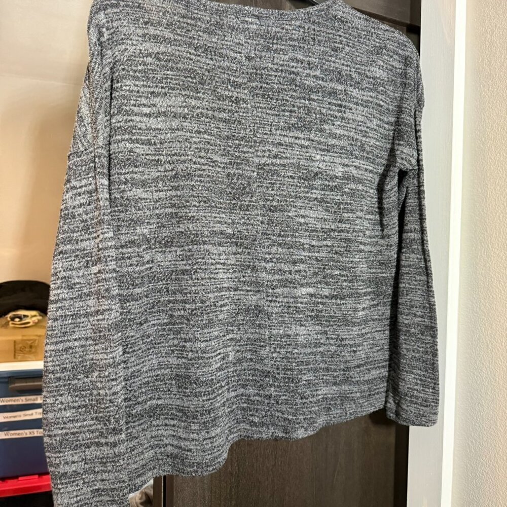 Old Navy dark gray top - size small, long sleeve - Picture 2 of 4